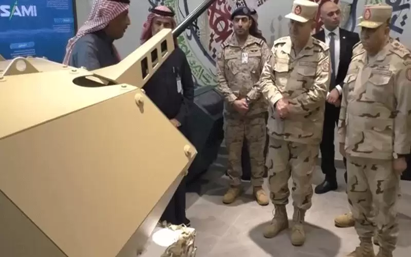 السعودية تعرض أقوى أسلحتها على الجيش