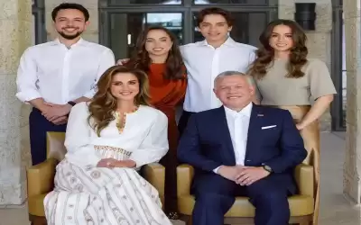 الملكة عبر تويتر: كل عام وأنتم