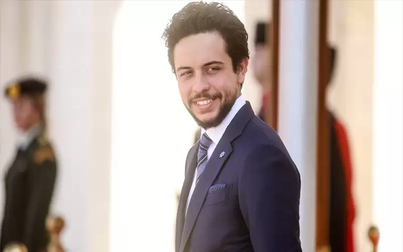 ولي العهد مهنئا بالعام الجديد: أسأل