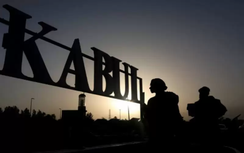 انفجار أمام المطار العسكري في كابل