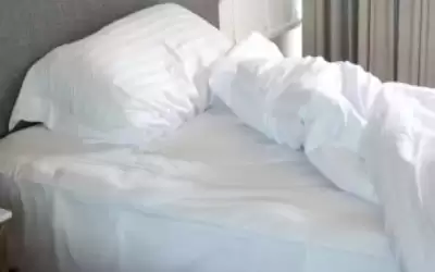 اثنان من كل ثلاثة يتحدثان أثناء