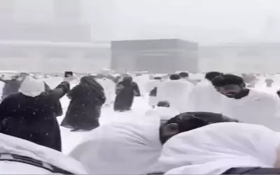 ما حقيقة تساقط الثلوج على الحرم