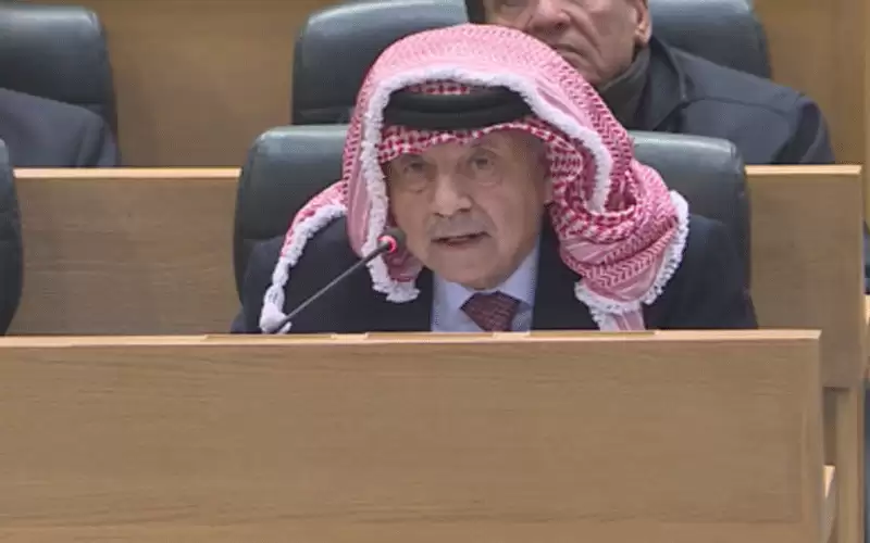 الحكومة: التعيينات والتعاقدات من صلاحيتنا ونحن