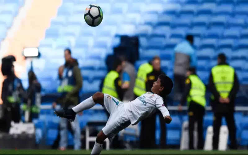 رونالدو الأبن يبتعد عن ظل أبيه