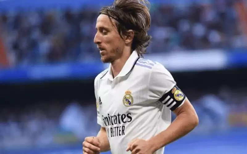 مودريتش يرد على عرض لمجاورة رونالدو