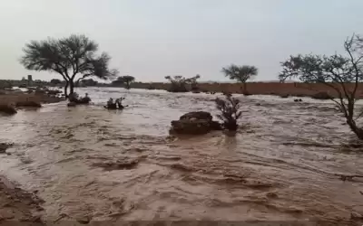 انقاذ شخصين حاصرتهما السيول في منطقة