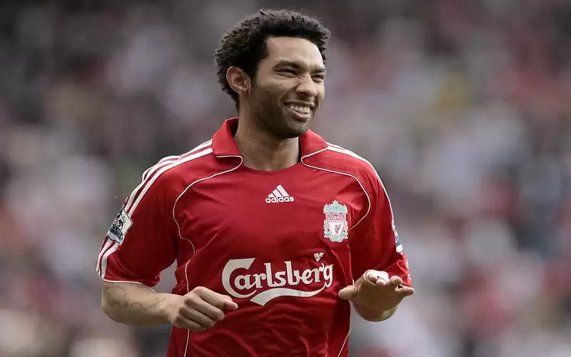 نجم سابق في ليفربول يسقط في