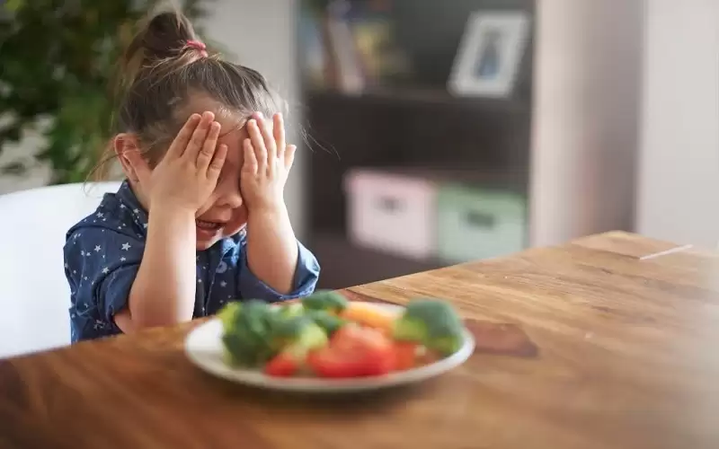 اختناق الأطفال بالطعام.. نصائح لتجاوز الموقف