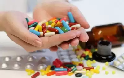 الصيادلة: آلاف الأدوية انخفض سعرها خلال