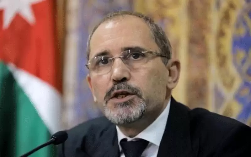 الصفدي يجري اتصالات مع اللجنة العربية