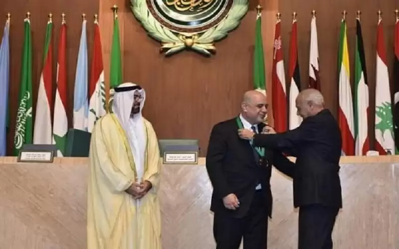 الهناندة بعد حصوله على جائزة أفضل