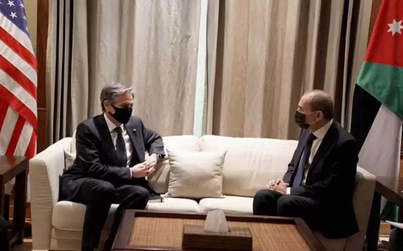 الصفدي ونظيره الامريكي يبحثان التبعات الخطيرة