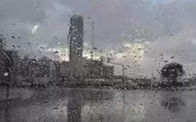 أجواء باردة وسقوط زخات من المطر