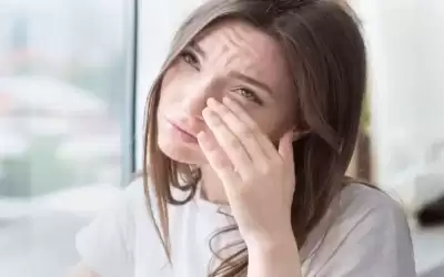 تعرف عليها.. أسباب غير شائعة لتدميع