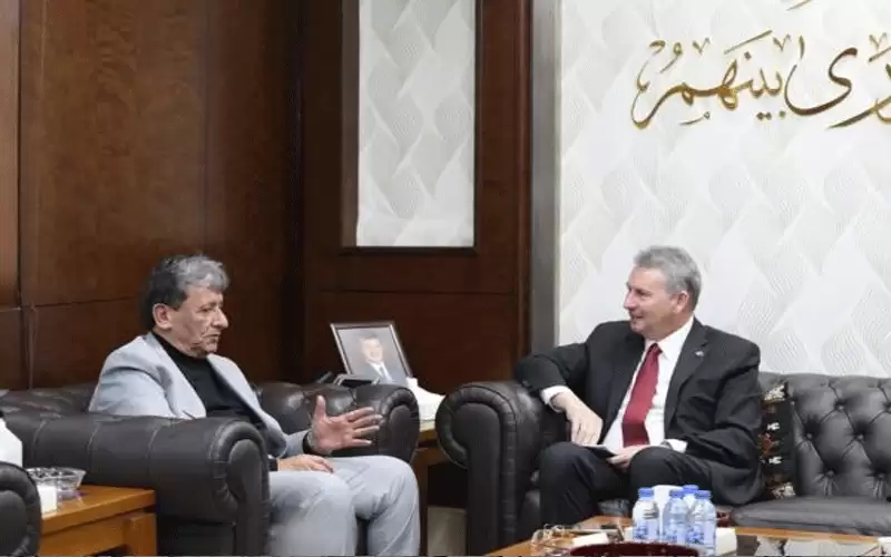 عزايزة يلتقي السفير الاسترالي