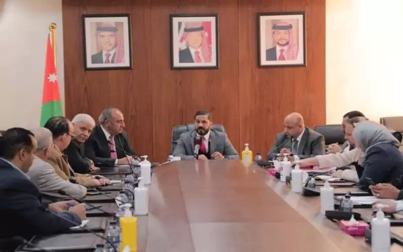 البرنامج النيابية تبحث ايصال الخدمات واذونات