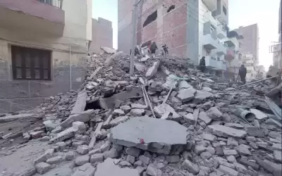 مكالمة من تحت الأنقاض .. سيدة