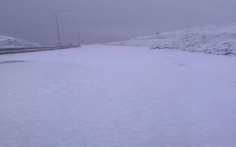 الجنوب.. ثلوج في منطقة راس النقب..