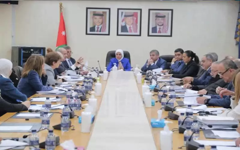 العمل النيابية تواصل مناقشة معدل العمل