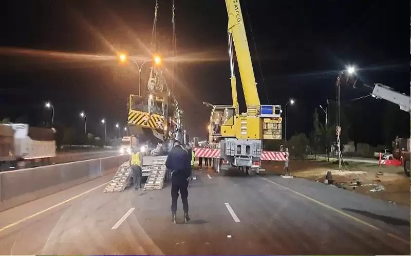 إعادة فتح المسرب المغلق من طريق