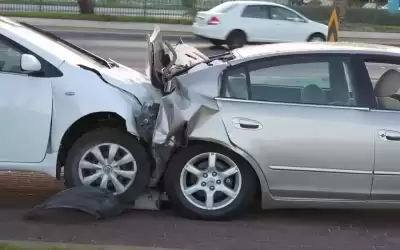 حادث تصادم بين 5 مركبات في
