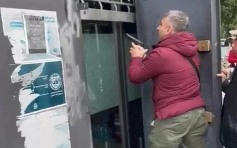 اقتحام مسلح لمصرفين في لبنان