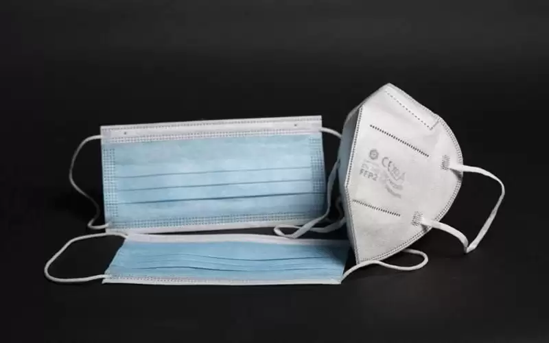 الصحة العالمية تدعو لوضع الكمامات مع