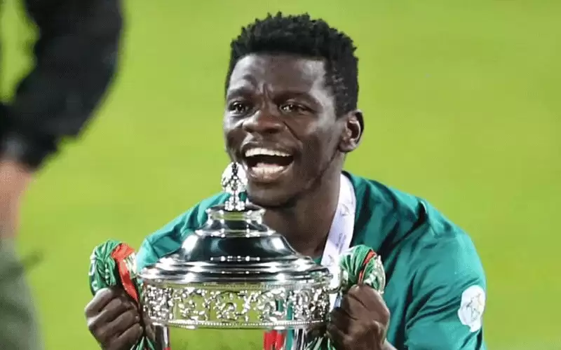 بيتانج: الوحدات لم يطلب تجديد عقدي