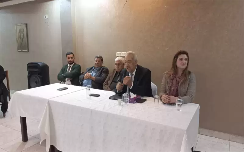 النائب الازايدة يجتمع بالقيادات النسائية في