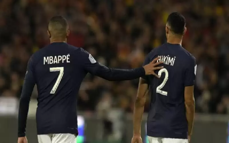 مبابي وحكيمي يعودان إلى تدريبات باريس