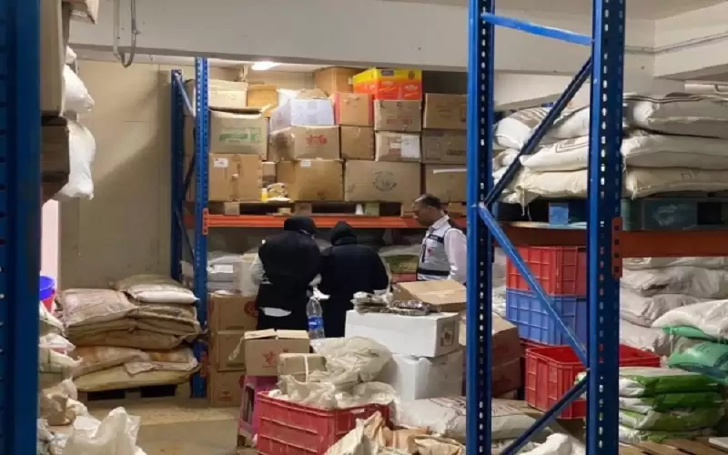 براز جرادين في مستودع أحد المولات