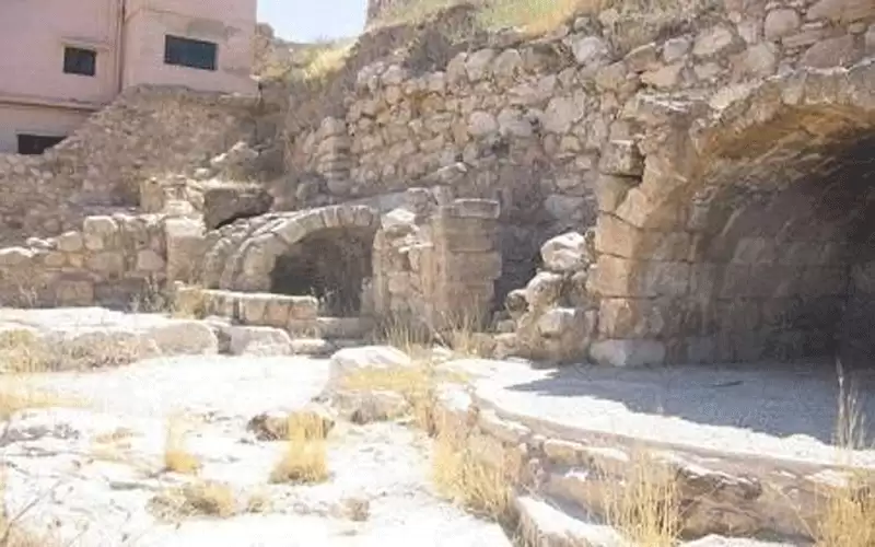 تل مأدبا الأثري موقع تاريخي وديني