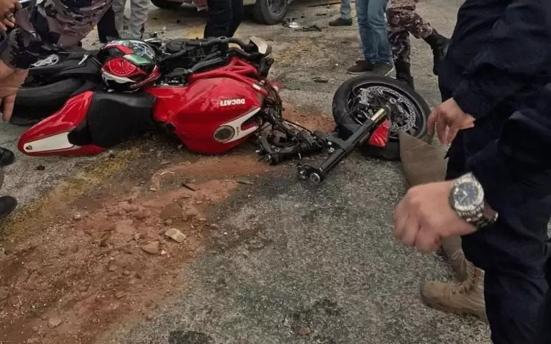 اصابة سائق دراجة بجروح خطيرة