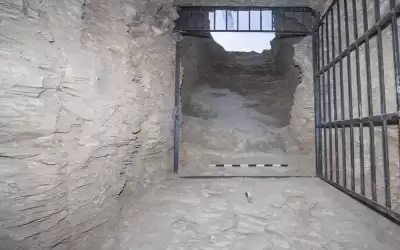 بعثة مصرية إنجليزية تكتشف مقبرة ملكية