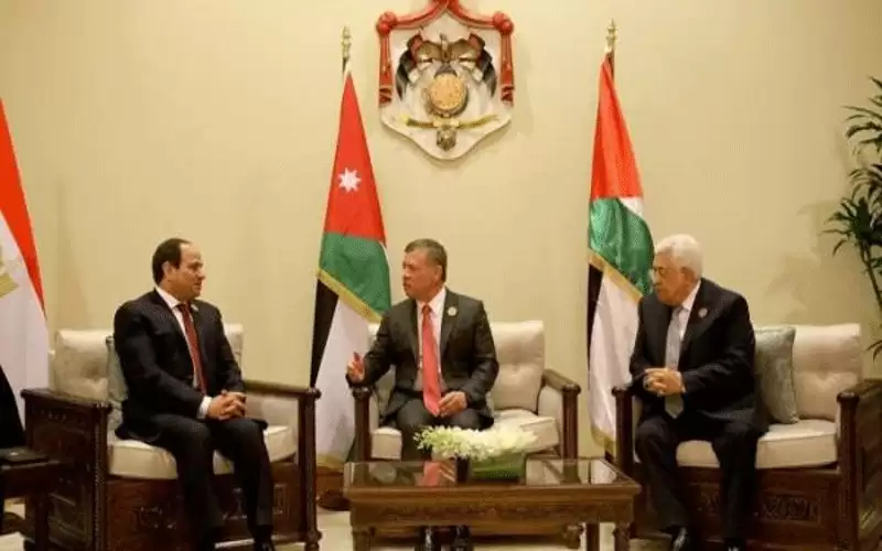 الملك يلتقي عباس والسيسي في مصر