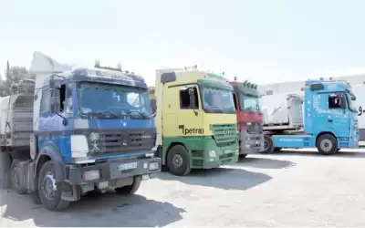 مصر تسمح بدخول الشاحنات والحافلات الأردنية