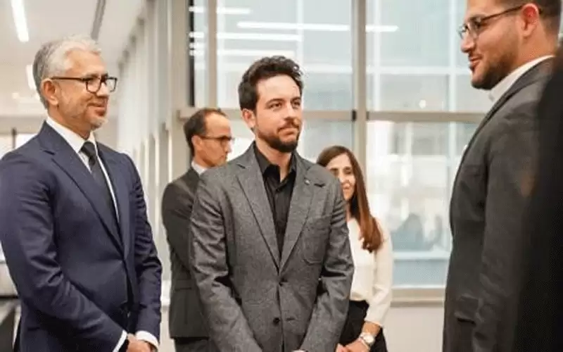 ولي العهد يفتتح مركزا لشركة ديلويت