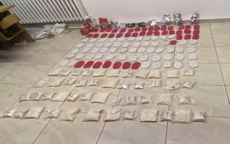 احباط محاولة وافدين لتهريب المخدرات بداخل