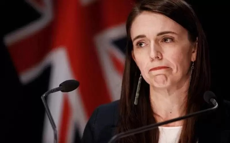 رئيسة وزراء نيوزيلندا تتنحى من منصبها: