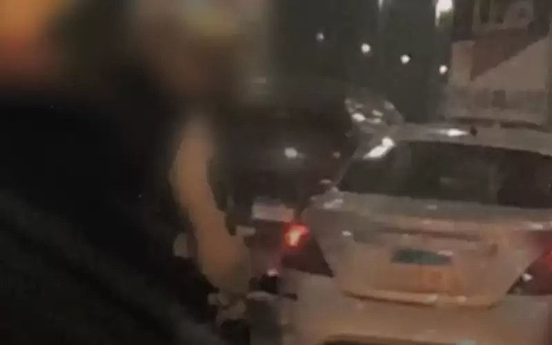 مطاردة مثيرة بين فتاتين ولصوص على