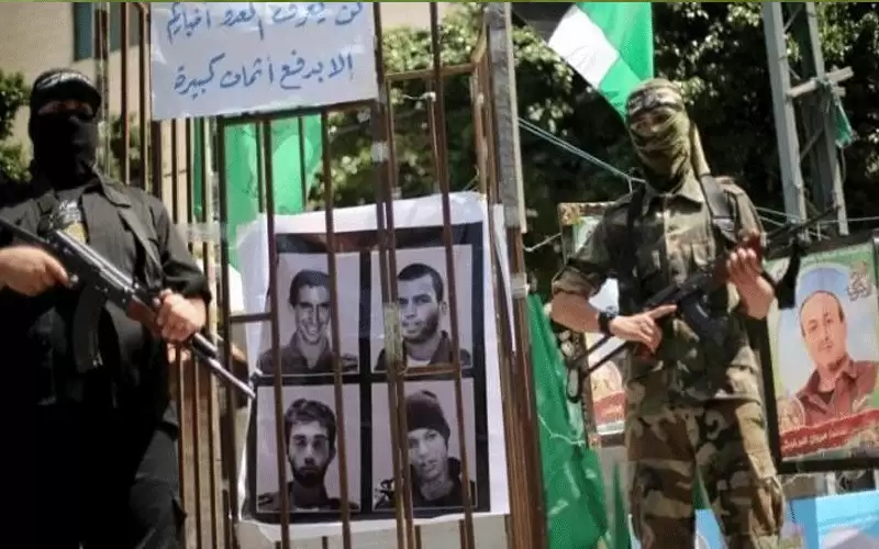 4 إسرائيليين في قبضة حماس.. من