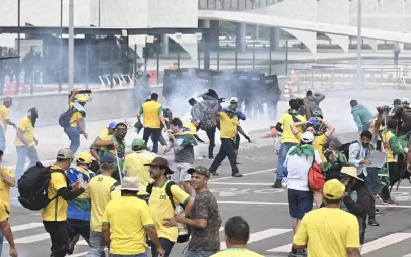 الإفراج مؤقتا عن 464 شخصا أوقفوا