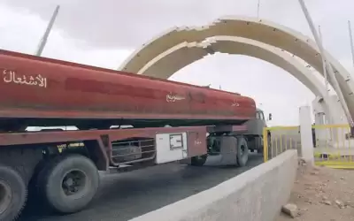 السيطرة على تسريب بنزين من صهريج