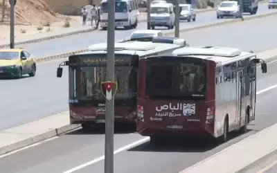حادث تصادم بين الباص السريع ومركبة