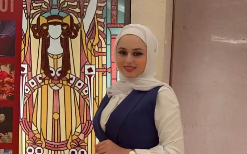 فاطمه الصمادي تحصل على شهادة الدبلومه