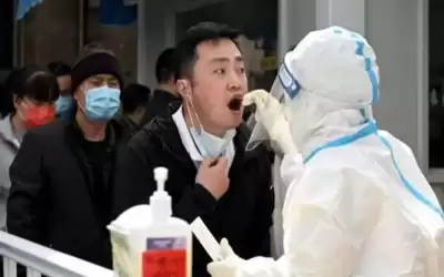صينيون يحاربون كورونا بالطب التقليدي