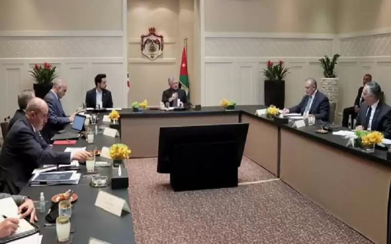 الملك يطلع على برنامج الحكومة لتنفيذ