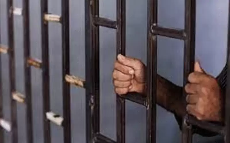 خوفا من ضياع منحتها الجامعية.. السجن