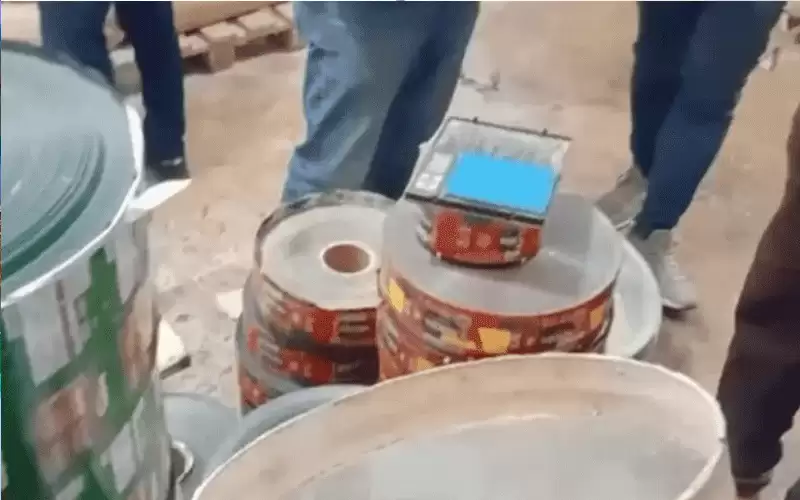 مصر.. ضبط مصنع لإنتاج مشروب قهوة