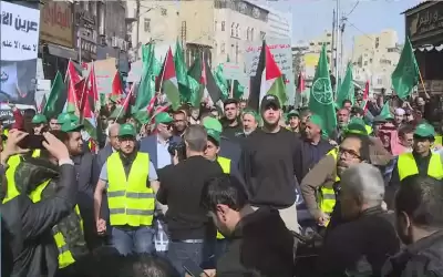 مسيرة من أمام مسجد الحسيني لنصرة